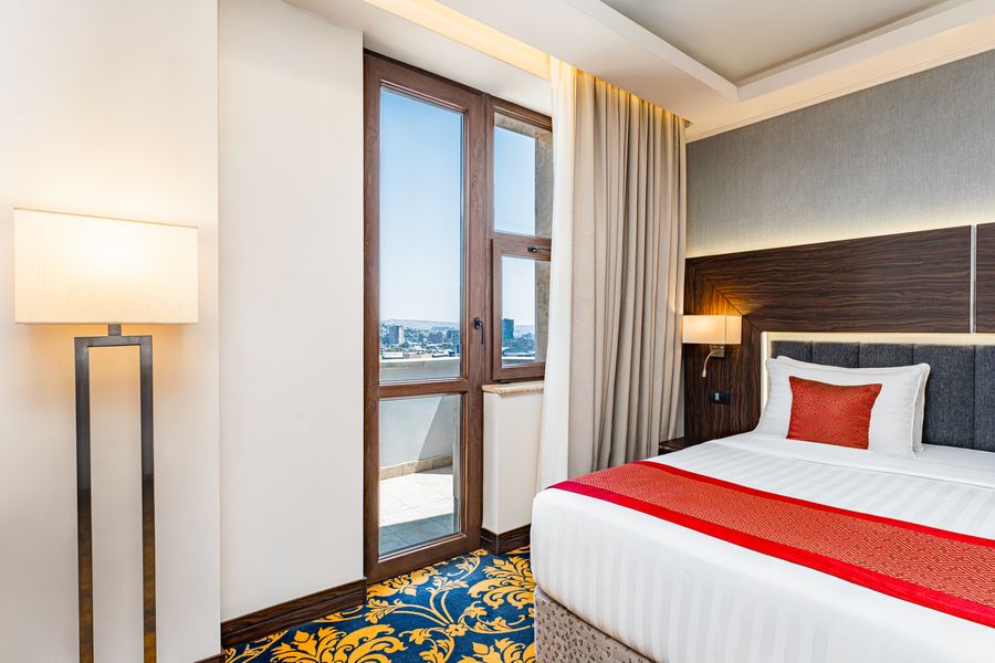 Suite, 1 King Bed
