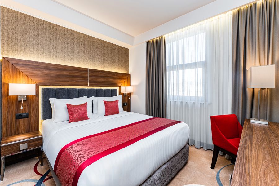 Standard Room, 1 Queen Bed