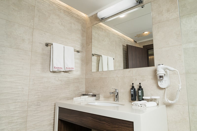 Family Suite - 1 king, 1 single bed: 63sqm